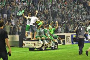 Série C: Goleada no acesso leva torcida do Juventude à loucura; Confira a festa!