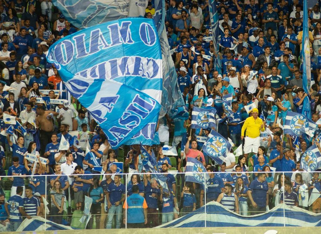 Jogadores do Cruzeiro despistam torcida em 3º dia seguido de protestos