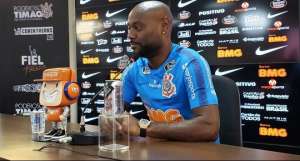 Atacante diz que rivais estão 'agourando' fase invicta do Corinthians