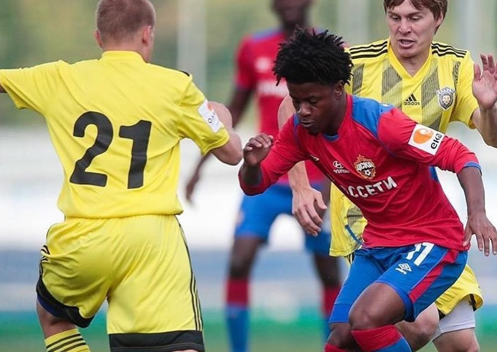 Após gol de falta, CSKA já cogita comprar joia do Vasco por mais de R$ 20 milhões