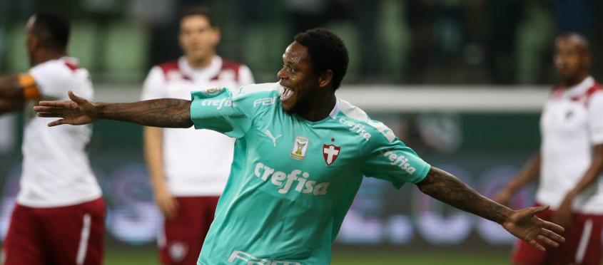 Luiz Adriano, atacante do Palmeiras