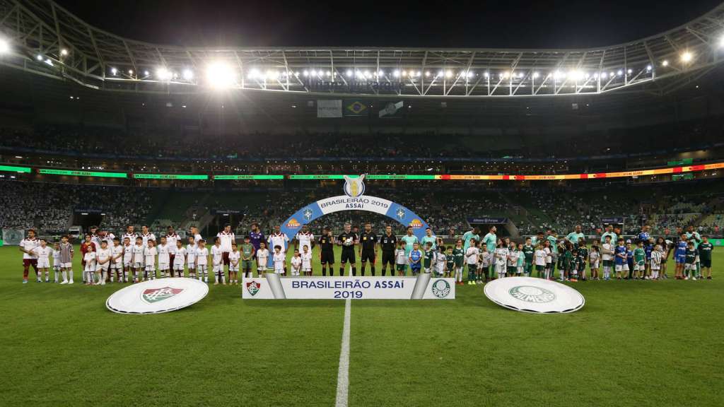 Palmeiras 3 x 0 Fluminense - Show de Luiz Adriano coloca Palmeiras na cola do Mengão 2 0002050414725 img