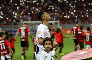 Série B: Departamento de Futebol do Guarani mira repatriar zagueiro do Vasco da Gama