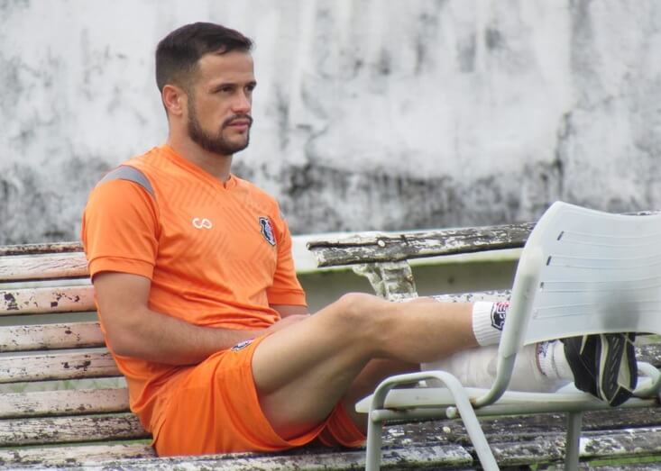 Sem acordo, artilheiro segue com futuro indefinido no Santa Cruz