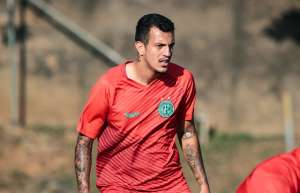 Série B: Zagueiro rompe ligamento cruzado do joelho e desfalca Guarani por até nove meses