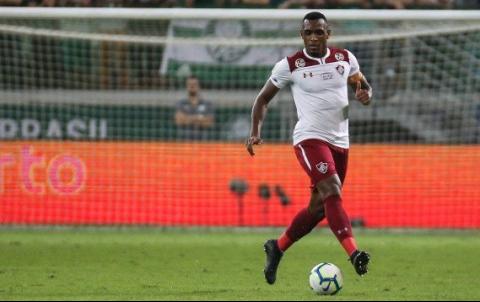 Após ‘noite vergonhosa’, Fluminense desembarca no Rio com segurança reforçada