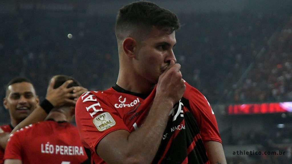 Athletico derrota o Internacional - Athletico-PR