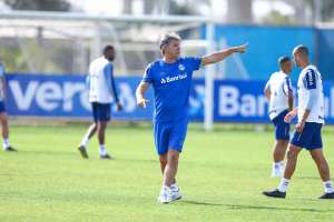 Após goleada, Renato Gaúcho aprimora contra-ataques do Grêmio