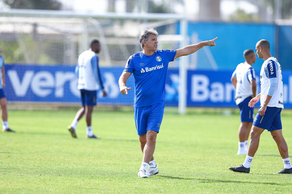 Após goleada, Renato Gaúcho aprimora contra-ataques do Grêmio