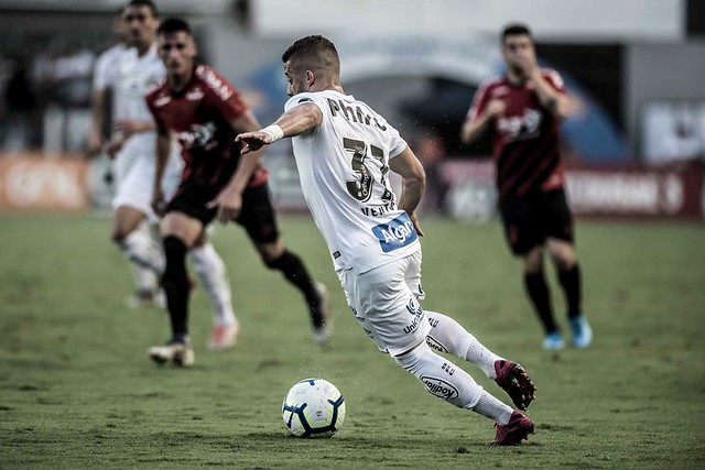 Atacante quer Santos preparado para o Flamengo e busca espaço com Sampaoli