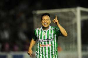 Série B: Com Ponte Preta otimista, meia confirma negociação, mas não crava acerto