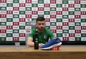 Lateral aponta Fluminense sem erros para derrotar o Corinthians em Brasília