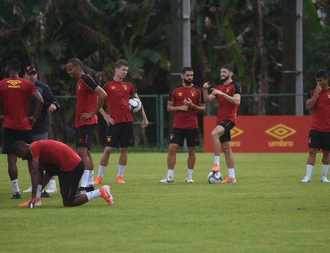 Série B: Regularizado, atacante ex-São Paulo pode estrear pelo Sport