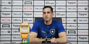 Botafogo treina com retorno de Gatito; Pimpão mostra estar recuperado de lesão