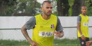 Série C: Revelado no São Paulo, meia ex-Guarani e Portuguesa deixa o Santa Cruz