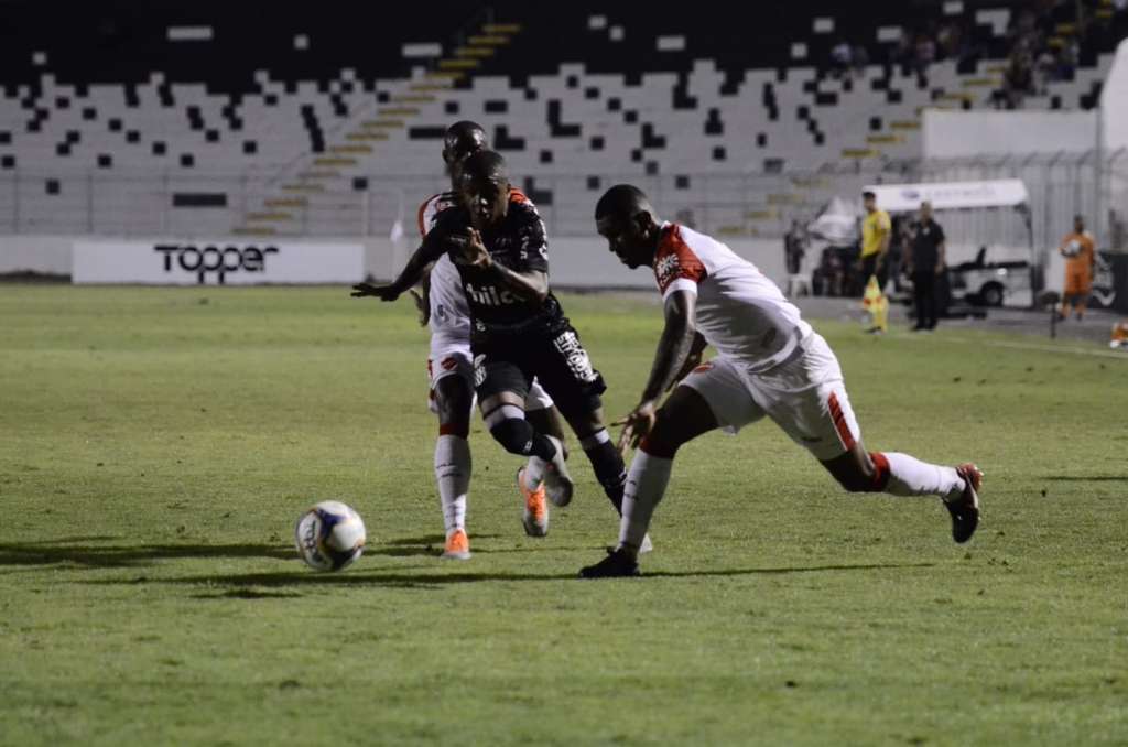 Ponte Preta sofre para pontuar contra adversários que lutam por permanência - Álvaro Júnior / PontePress