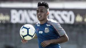 Após quase quatro meses, Cueva volta a ser relacionado para uma partida do Santos