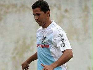 Santos pagará mais de R$ 3 milhões a zagueiro por dívidas trabalhistas