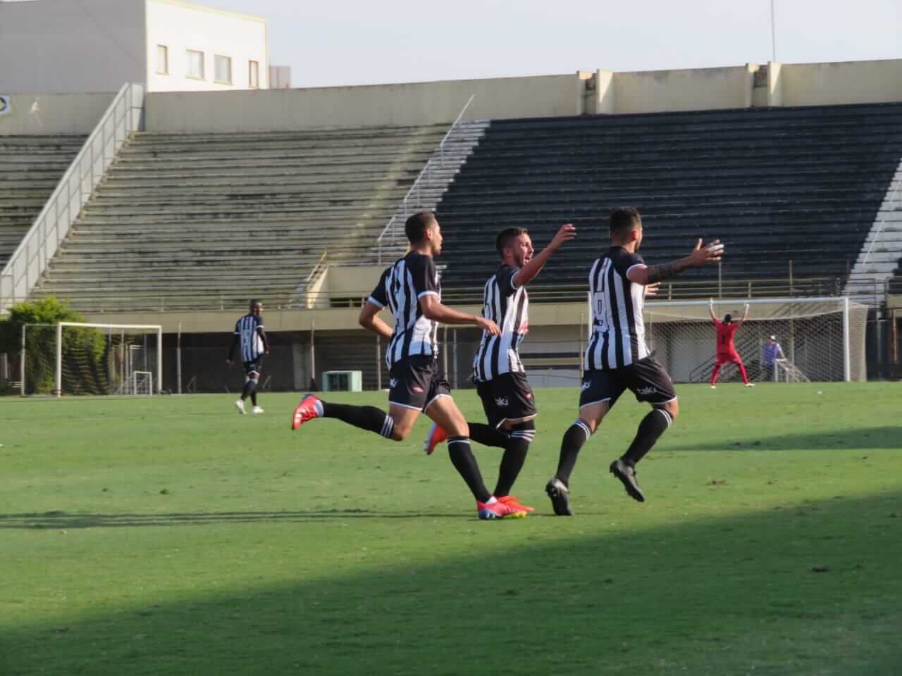 Atibaia 1 x 2 São Bernardo – Virada no último lance e Cachorrão na ponta