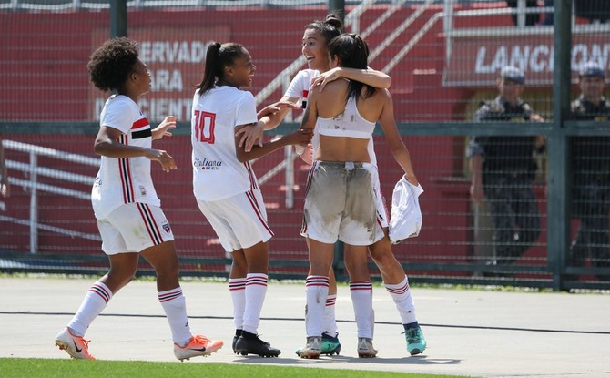 PAULISTA FEMININO: Em jogo de duas viradas, São Paulo supera Santos em semifinal