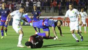 SÉRIE B: Coritiba perde, mas é ajudado pelo Paraná e fica no G4; Guarani reage
