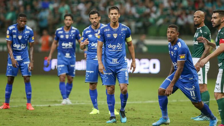 Abatido, Henrique promete empenho do Cruzeiro: “Precisamos ter força”