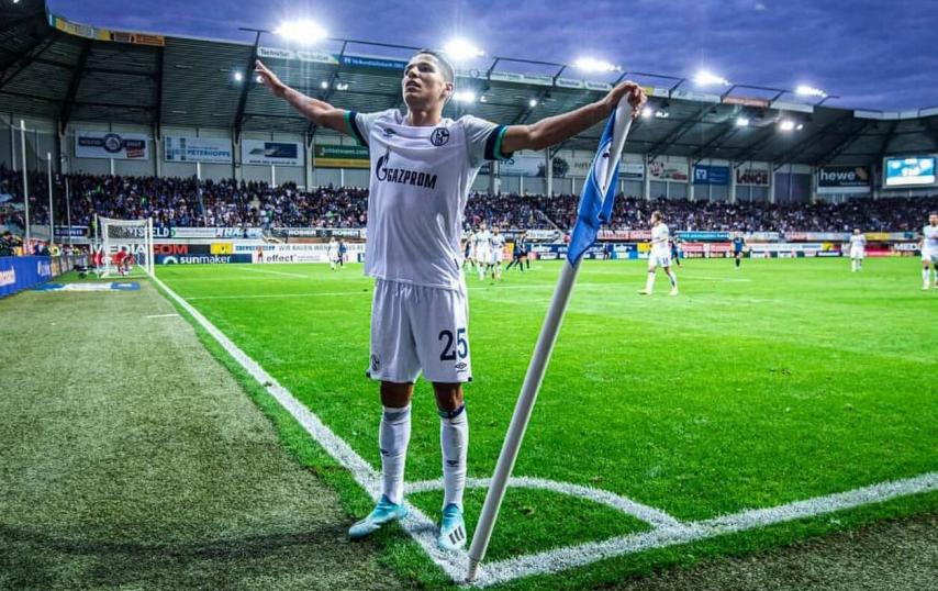 ALEMÃO: Schalke 04 e Freiburg vencem fora de casa e colam nos líderes