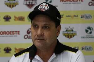 Série C: Brigatti parabeniza Sampaio por vitória, mas pede foco total para ir à final