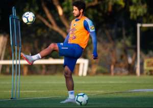 Cruzeiro confirma que zagueiro Léo sofreu fratura em jogo contra o Palmeiras