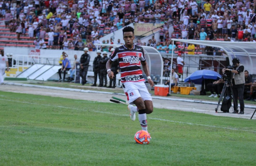 Cotado na Ponte, atacante do Santa Cruz é vendido a time da Série A