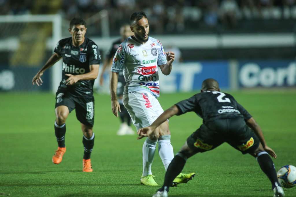 Ponte Preta tem apenas 16 pontos em 15 rodadas após a Copa América - José Tramontin / Operário