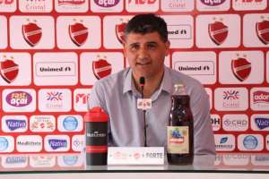 Série B: Diretor de Futebol explica falta de acordo com a diretoria do Guarani