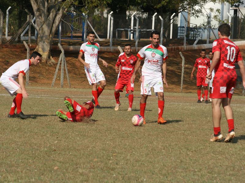 Campeonato de Futebol Varzeano é inaugurado com muitos gols