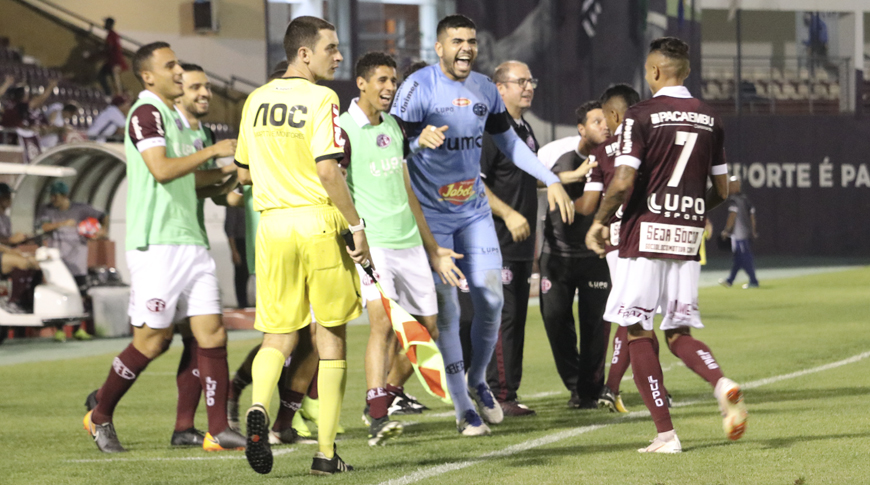 Copa Paulista: Técnico da Ferroviária acredita em mais confiança após 1ª vitória