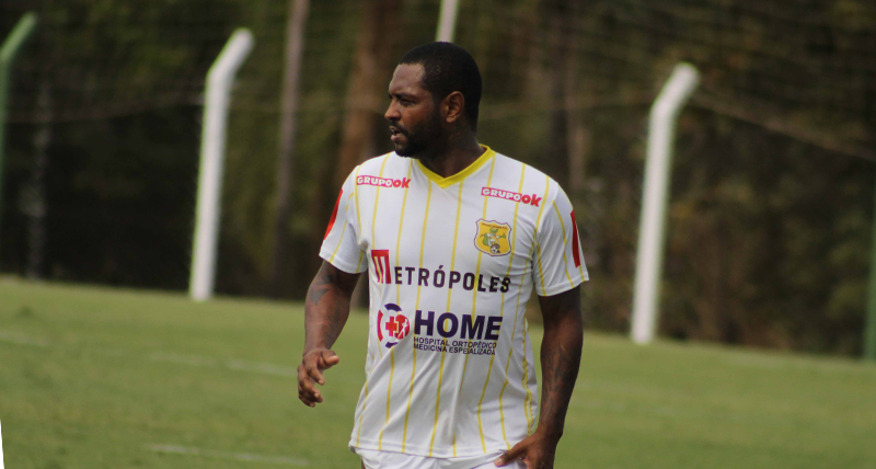 Ex-Botafogo, polêmico atacante disputará a Segunda Divisão do DF