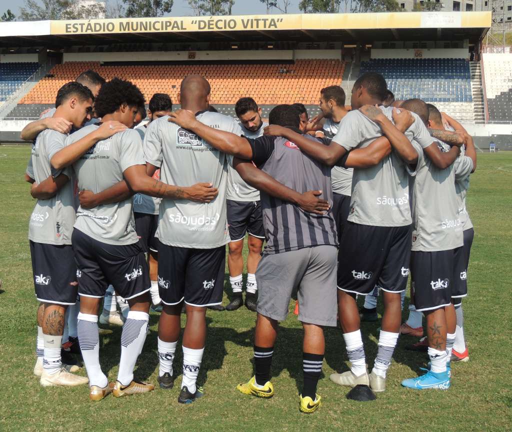Sem perder há nove jogos, Cachorrão desafia Ferroviária e foca na classificação