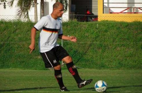 Jean Natal já se apresentou e treina com os companheiros de time (Foto: Divulgação/Pouso Alegre-MG)