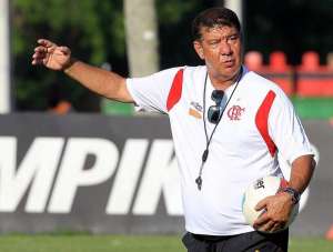 Ex-jogadores do Fla culpam Joel por queda na Libertadores de 2008: 