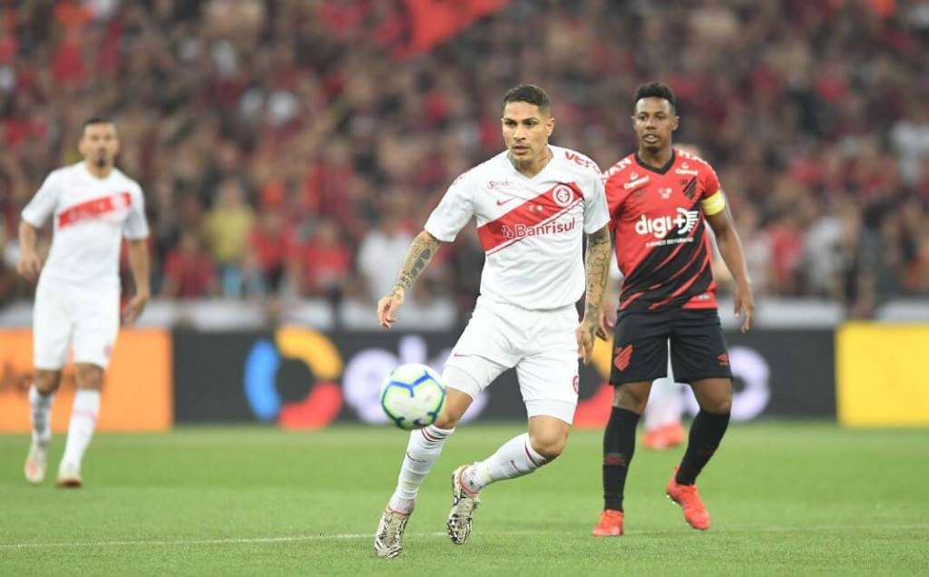 Paolo Guerrero é a principal esperança de gols do Internacional no Beira-Rio