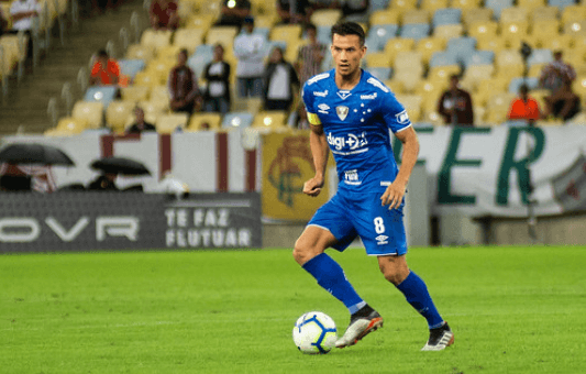 Após semana de protestos, Henrique cobra apoio da torcida do Cruzeiro