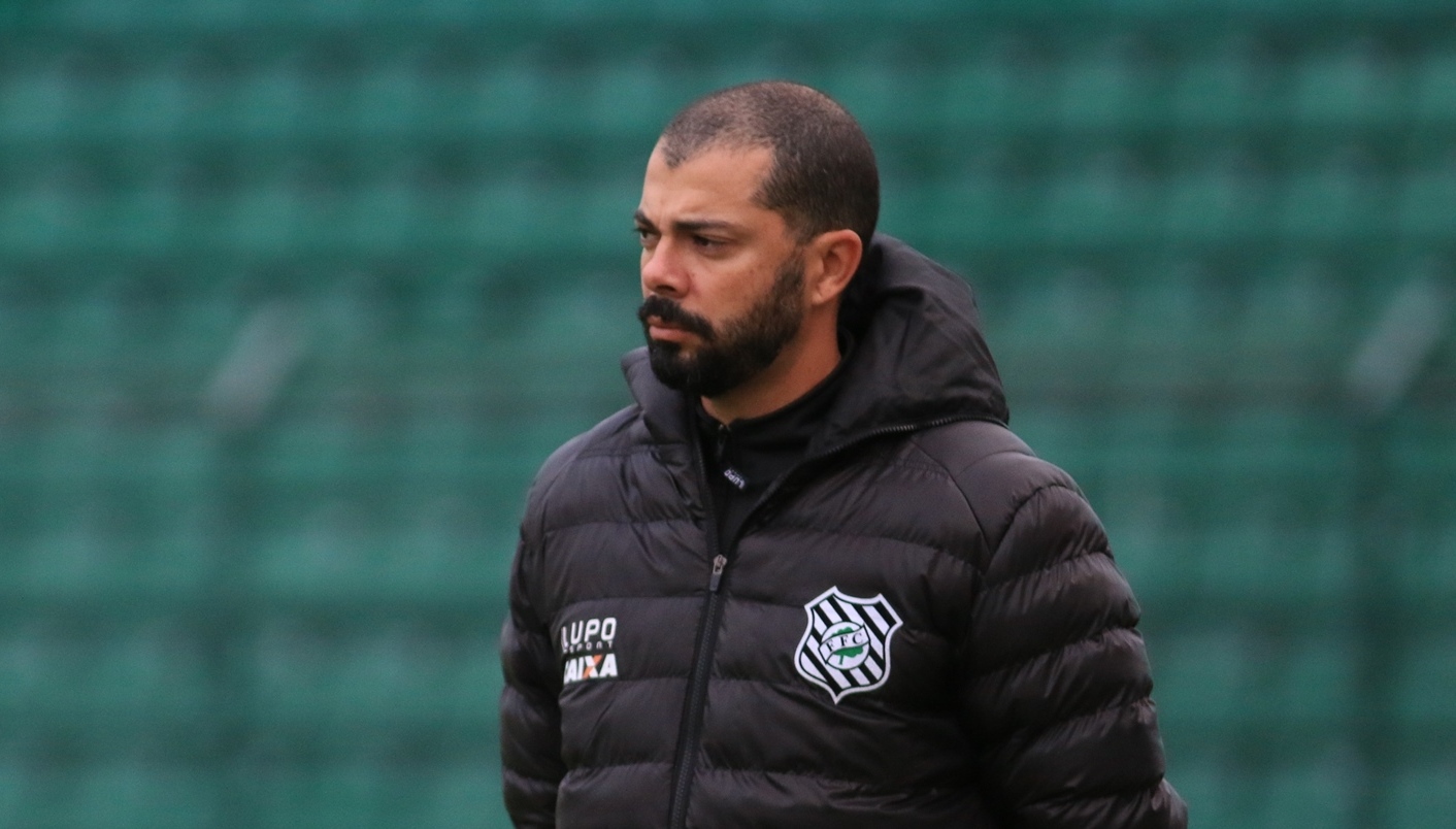 Série B: Desfalcado e com interino, Figueirense se prepara para enfrentar o Brasil-RS
