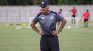 Após derrotas seguidas para lanternas, Vitória demite Carlos Amadeu
