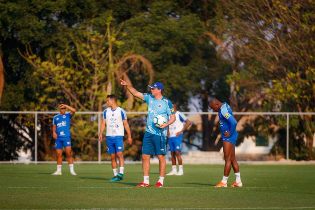 Dedé treina novamente e aumenta chances de reforçar Cruzeiro contra o Flamengo