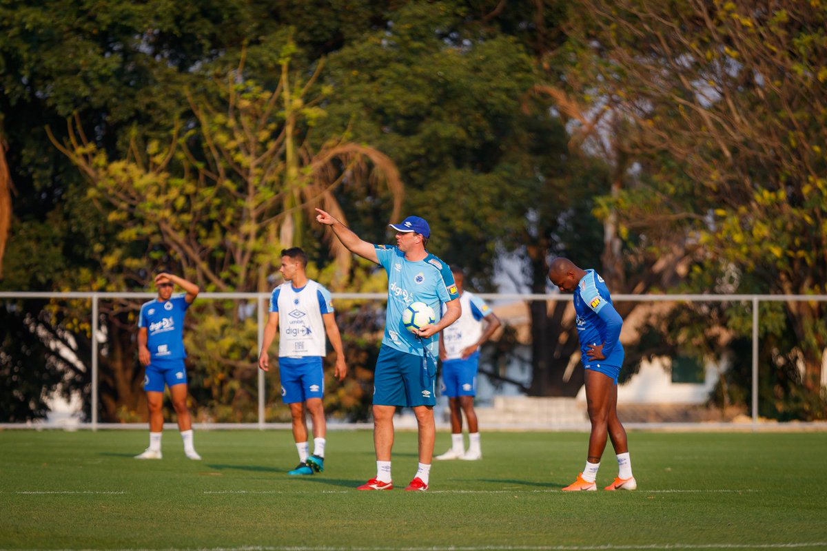 Dedé treina novamente e aumenta chances de reforçar Cruzeiro contra o Flamengo