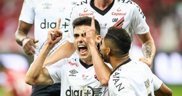 ‘O Athletico conseguiu desajustar o Internacional’, diz Odair Hellmann