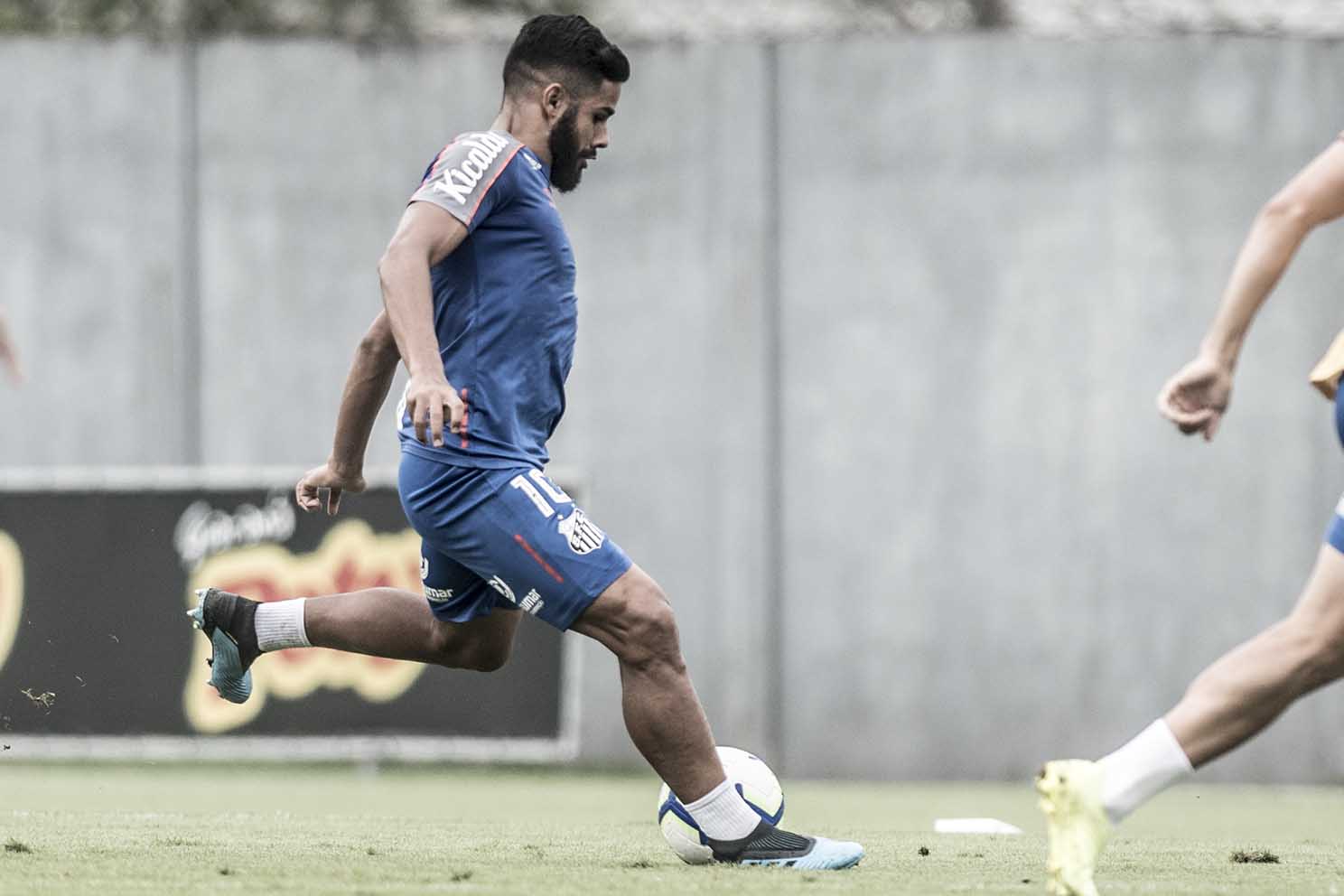 Em boa fase pelo Santos, Felipe Jonatan espera ser chamado para seleção olímpica