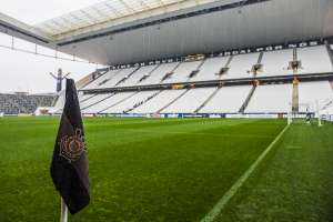 Corinthians quer encerrar pendência e renegociar contrato com a Caixa