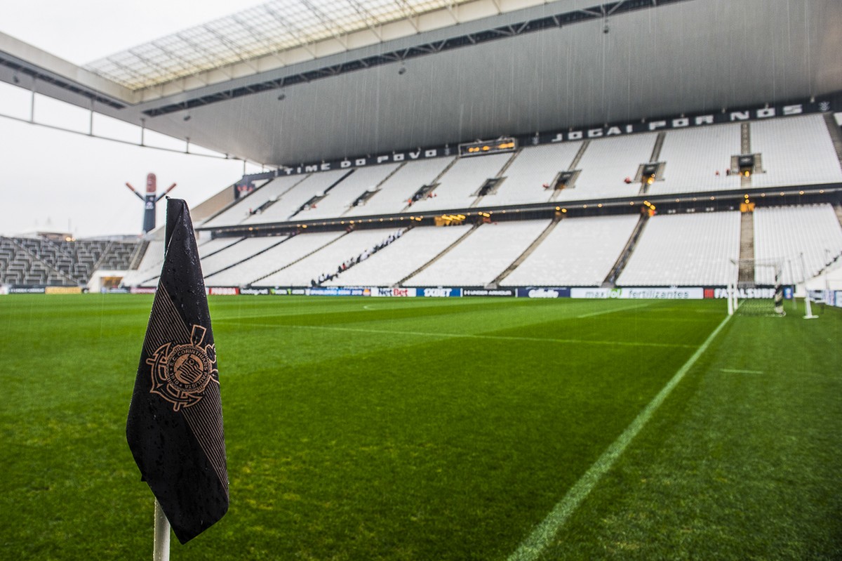 Corinthians quer encerrar pendência e renegociar contrato com a Caixa