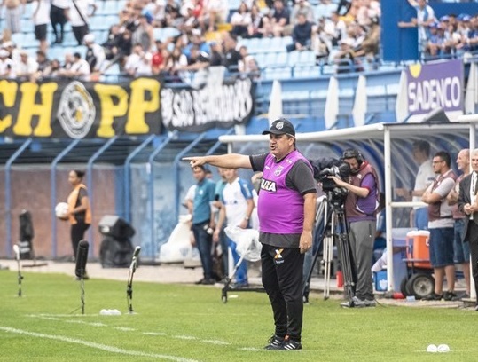 Série B: Pressionado por reabilitação, Gilson Kleina ganha novo tempo de treino na Ponte