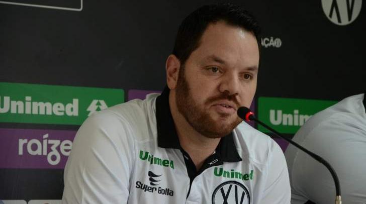 Tarcísio Pugliese, técnico do XV de Piracicaba